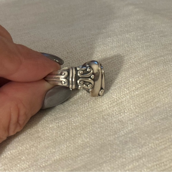 Pre-loved Brighton ‘Prima Donna’ Sterling Silver and Garnet Ring. Size 6 - Picture 5 of 12